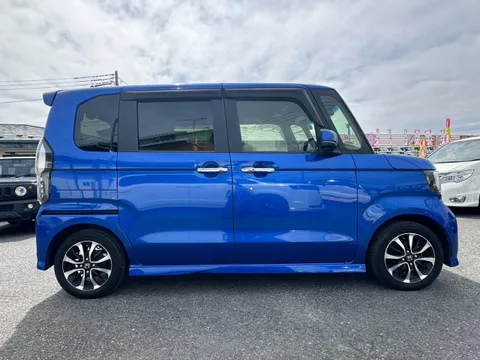 Honda N-BOX Custom