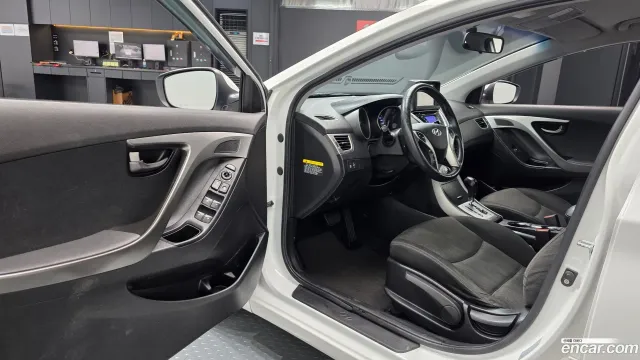 Hyundai Elantra (Avante)