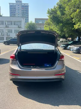 Hyundai Elantra (Avante)