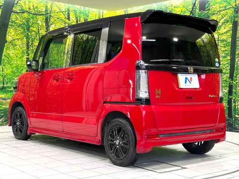 Honda N-BOX Custom