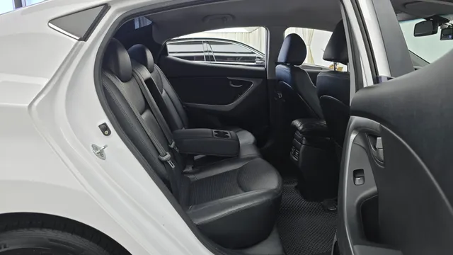 Hyundai Elantra (Avante)