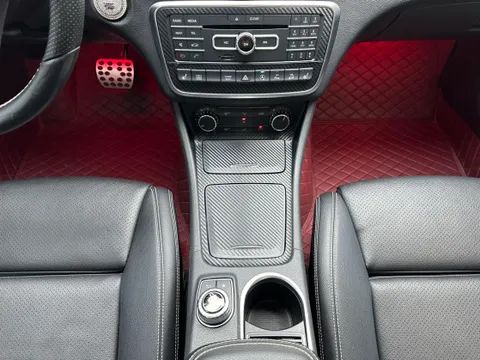 Mercedes-Benz Mercedes-Benz GLA
