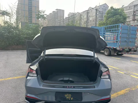 Hyundai Elantra (Avante)