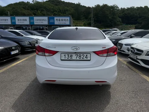 Hyundai Elantra (Avante)