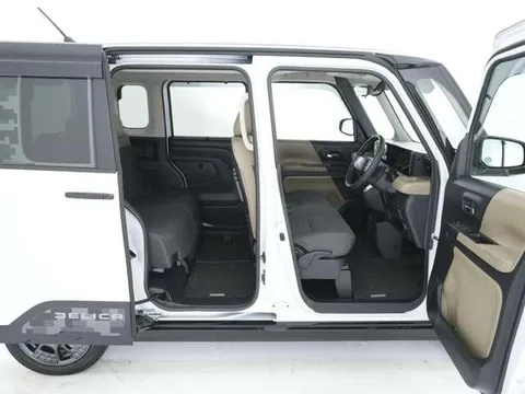 Mitsubishi Delica Mini