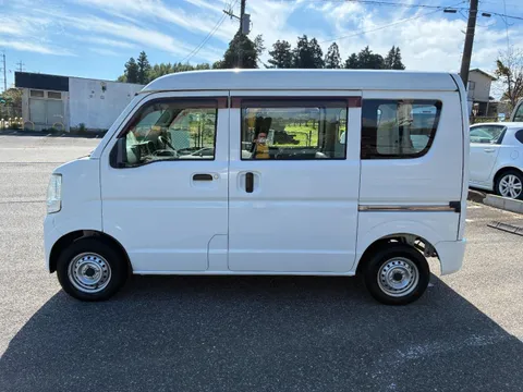 Mitsubishi Minicab Van