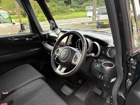 Honda N-BOX Plus Custom
