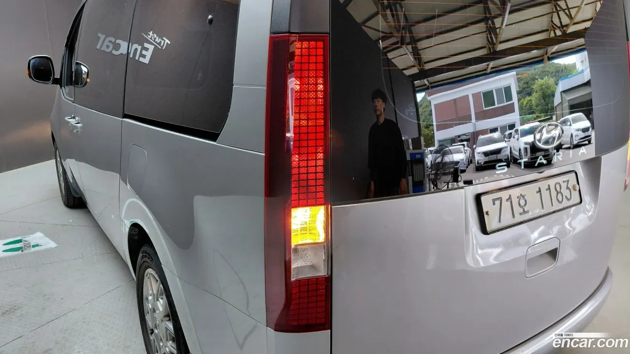 Hyundai Staria