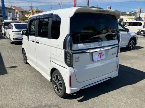 Honda N-BOX Custom
