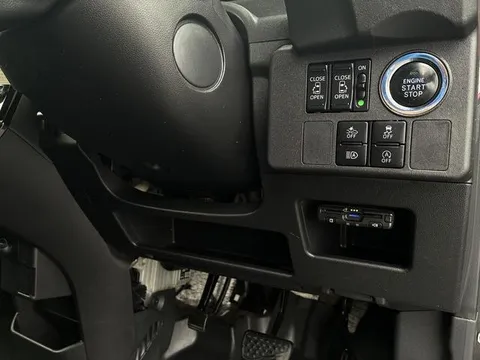 Toyota Pixis Mega