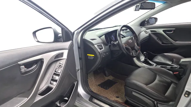 Hyundai Elantra (Avante)