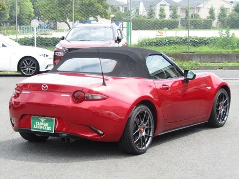 Mazda MX-5 (Roadster)