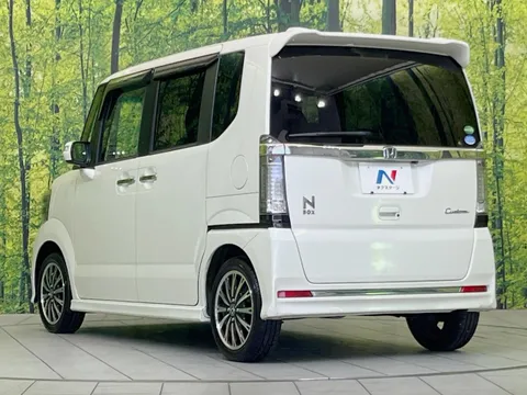 Honda N-BOX Custom