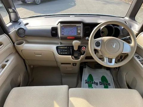 Honda N-BOX Plus