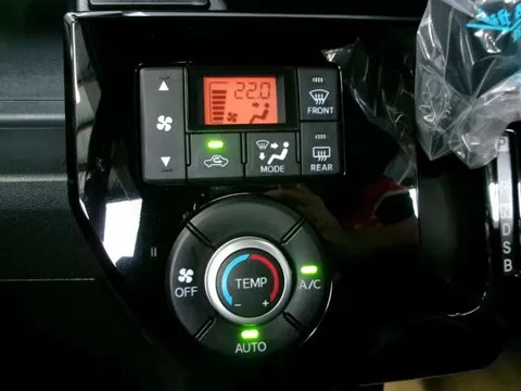 Toyota Pixis Mega