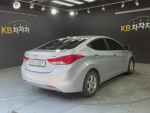 Hyundai Elantra (Avante)