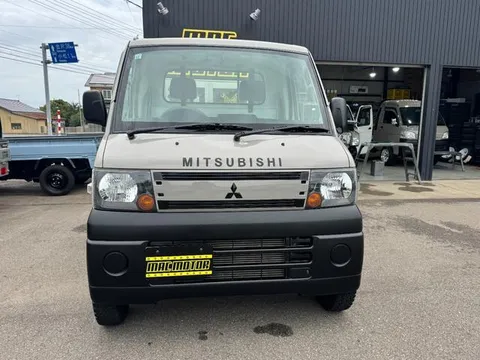 Mitsubishi Minicab Truck