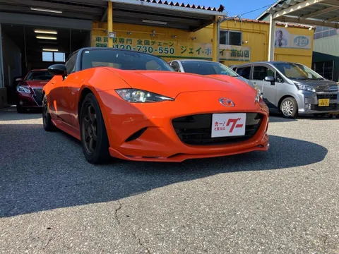 Mazda MX-5 (Roadster)