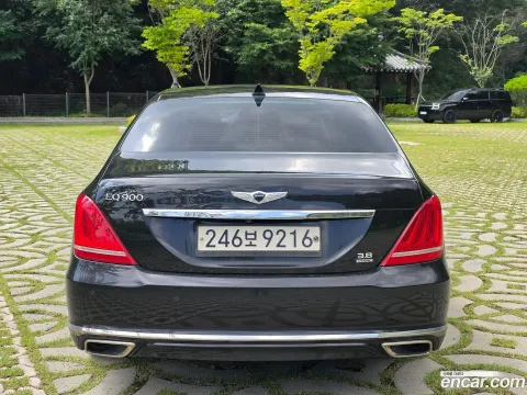 Genesis G90 (EQ900)
