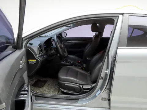 Hyundai Elantra (Avante)
