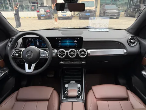 Mercedes-Benz Mercedes-Benz GLB
