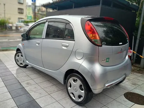 Mitsubishi I