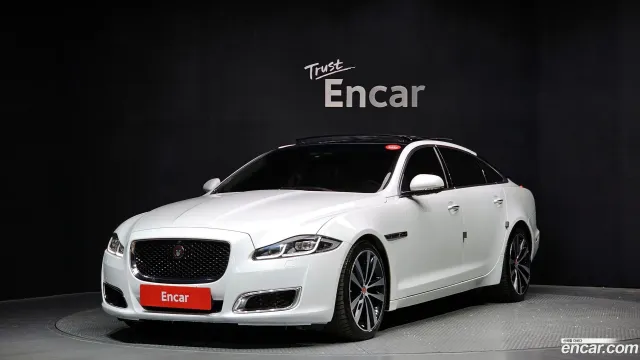 Jaguar XJ