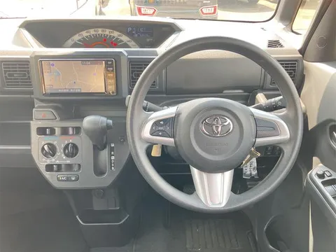 Toyota Pixis Mega