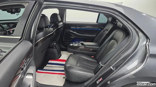 Genesis G90 (EQ900)
