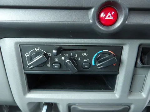 Nissan Clipper Van