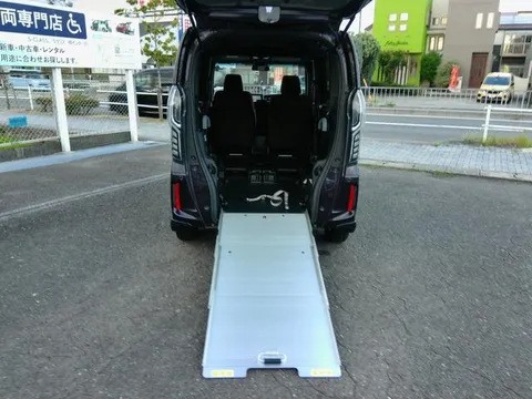 Honda N-BOX Custom