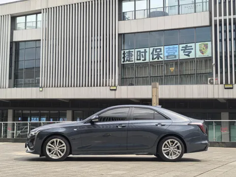 Cadillac CT4