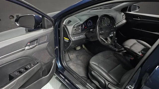 Hyundai Elantra (Avante)
