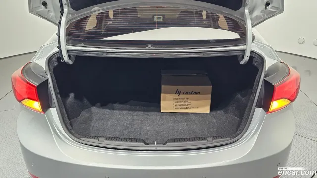 Hyundai Elantra (Avante)