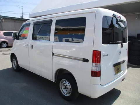 Toyota TownAce Van