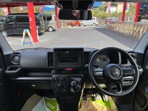 Mitsubishi Minicab Van
