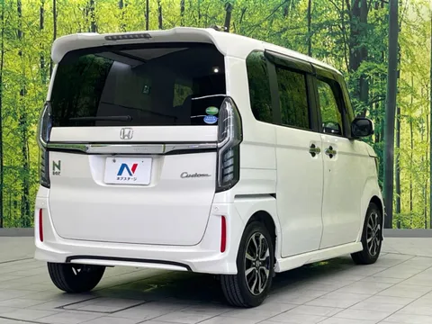 Honda N-BOX Custom