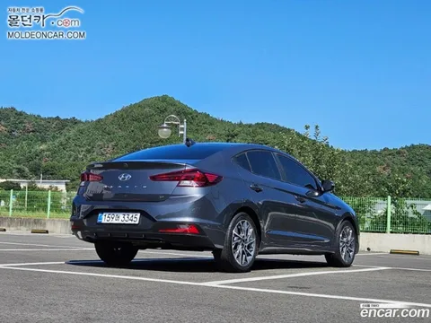 Hyundai Elantra (Avante)