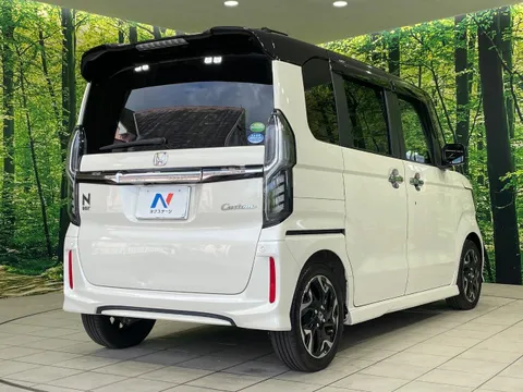 Honda N-BOX Custom