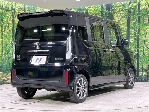 Honda N-BOX Custom