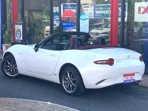Mazda MX-5 (Roadster)