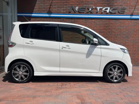 Mitsubishi eK Custom