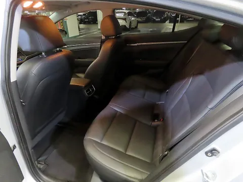 Hyundai Elantra (Avante)