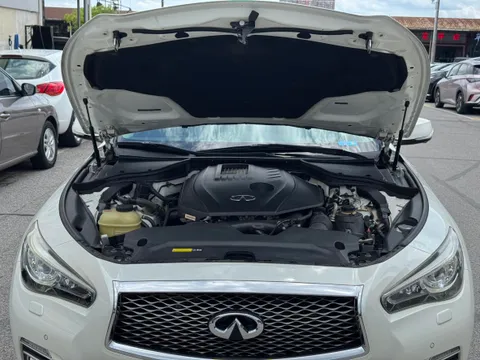 Infiniti Q50L