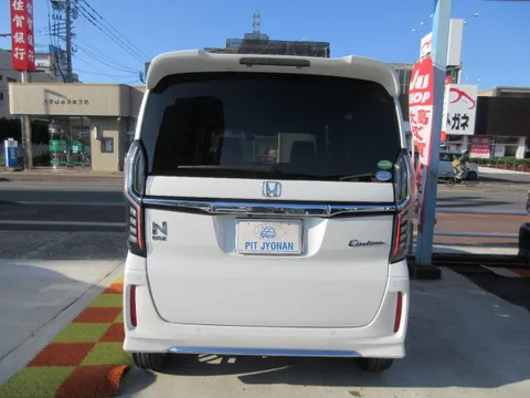 Honda N-BOX Custom