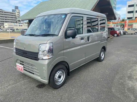 Nissan Clipper Van