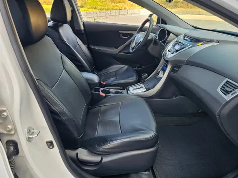 Hyundai Elantra (Avante)