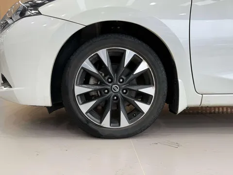 Nissan Bluebird