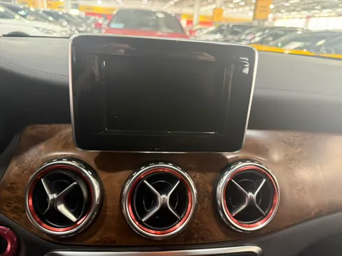 Mercedes-Benz Mercedes-Benz GLA