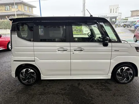 Suzuki Spacia Custom